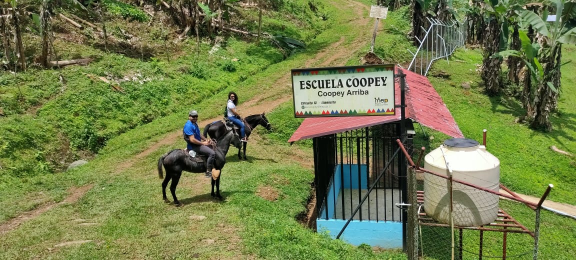 Charla de Justicia Restaurativa en Copey Arriba de Coto Brus